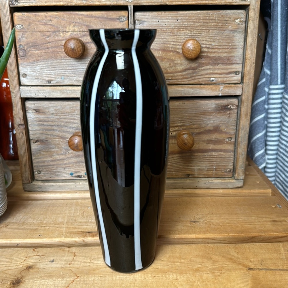 🫟3/$25🫟 Pretty dark red/purple glass vase with white stripes.